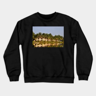 Vietnam - paysage le long d'une rivière à Hoi An Crewneck Sweatshirt